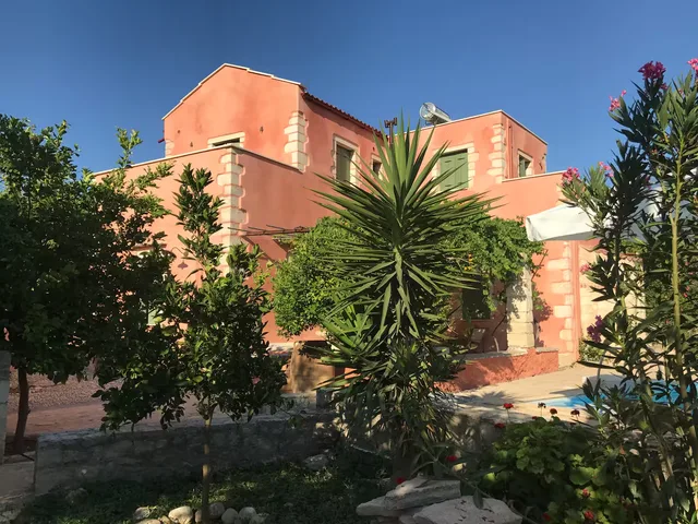 Villa Spiti Athinà vanuit de tuin — Gavalochori, West-Kreta, Griekenland