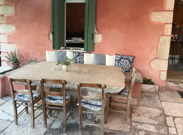 Uitzicht vanaf de tafel op het terras — Spiti Athinà, Gavalochori, Kreta